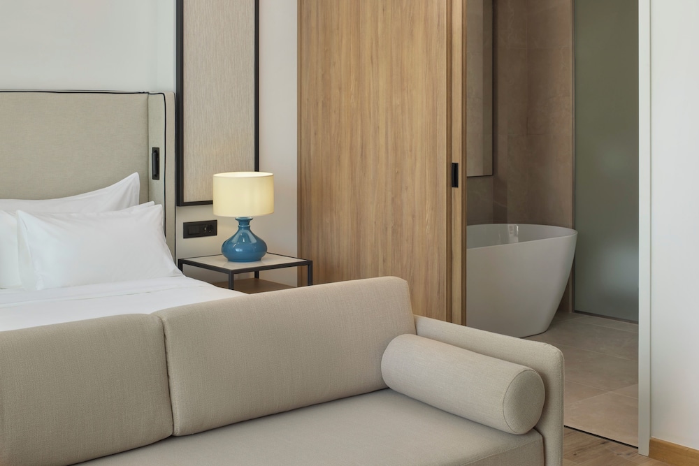 Melia Durres Albania — Hotel rooms in Durres, Durres
