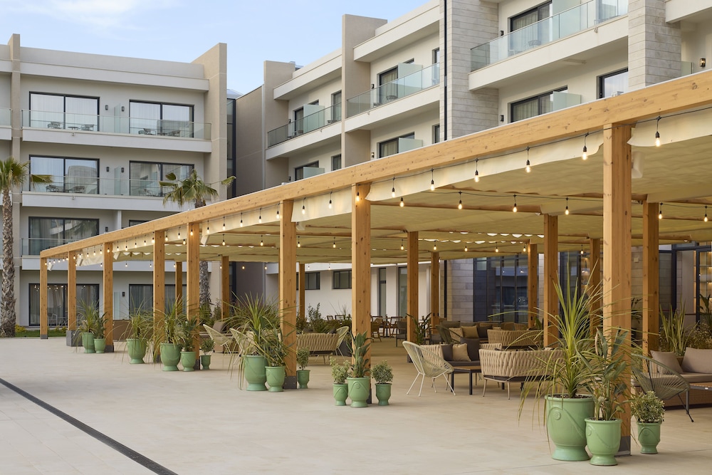 Melia Durres Albania — Hotel building in Durres, Durres