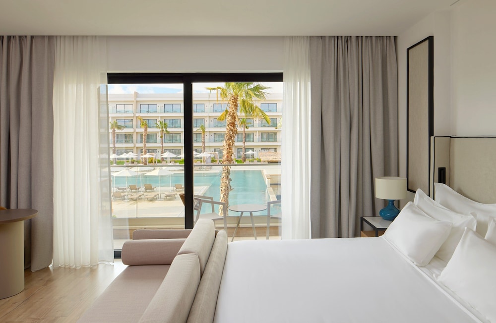 Melia Durres Albania — Hotel rooms in Durres, Durres