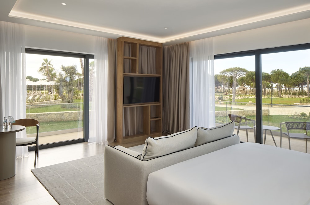 Melia Durres Albania — Hotel rooms in Durres, Durres