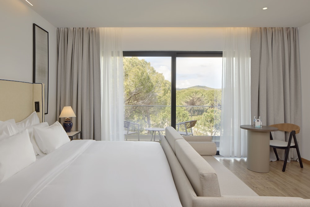 Melia Durres Albania — Hotel rooms in Durres, Durres