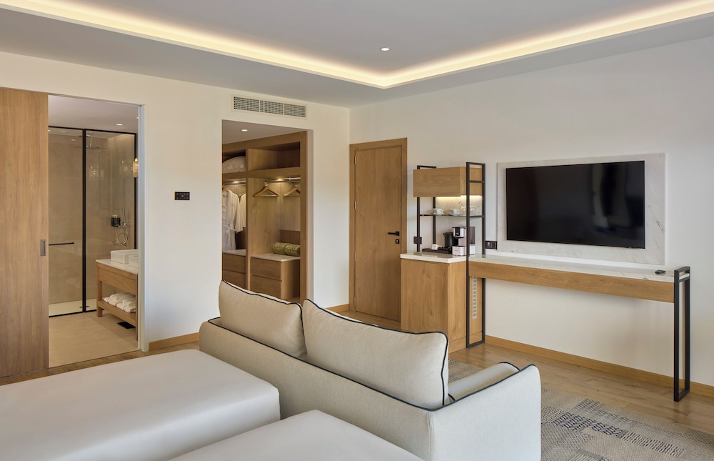 Melia Durres Albania — Hotel rooms in Durres, Durres