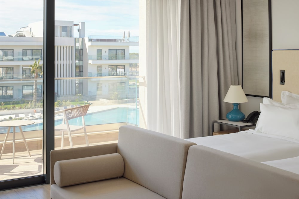 Melia Durres Albania — Hotel rooms in Durres, Durres