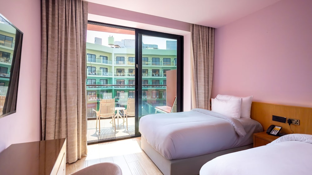 voco Monaco Dubai Heart of Europe by IHG — Hotel rooms in Dubai