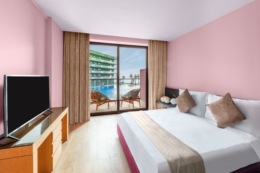 voco Monaco Dubai Heart of Europe by IHG — Hotel rooms in Dubai