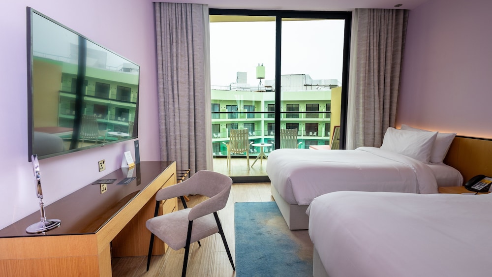 voco Monaco Dubai Heart of Europe by IHG — Hotel rooms in Dubai