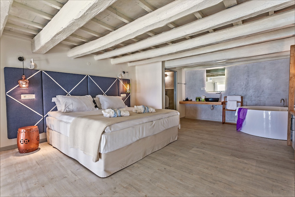Thalassa Boutique Hotel - Adults Only — Hotel rooms in Rethymnon