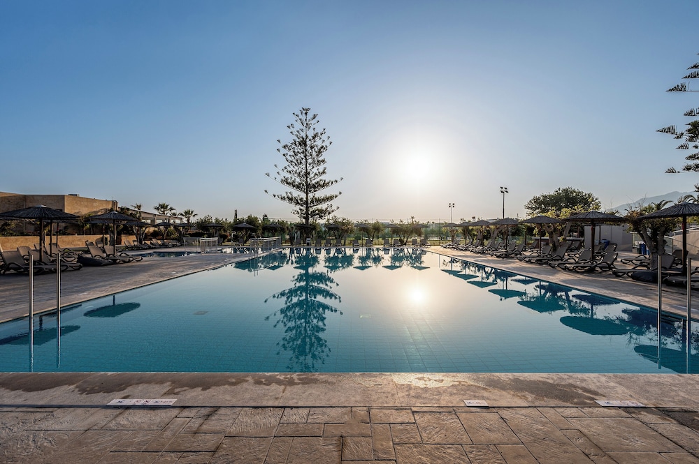 Akti Coast Club — Swimming pool in Marmari (Kos), South Aegean