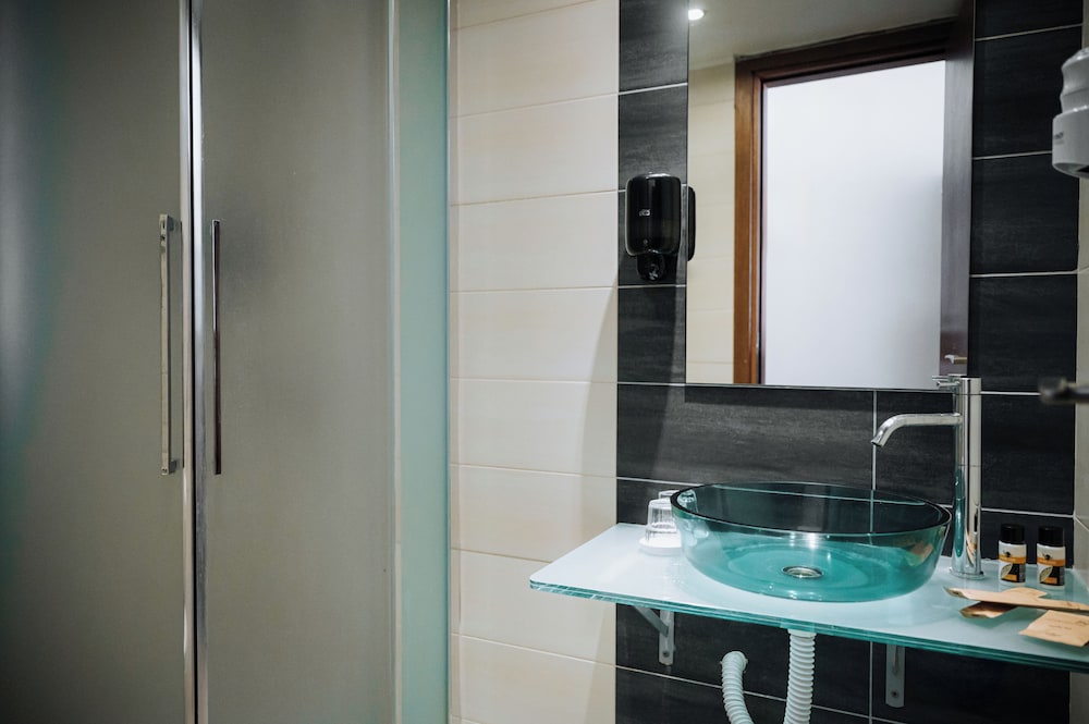 Amphitryon City Hotel — Hotel rooms in Rhodes Town, South Aegean