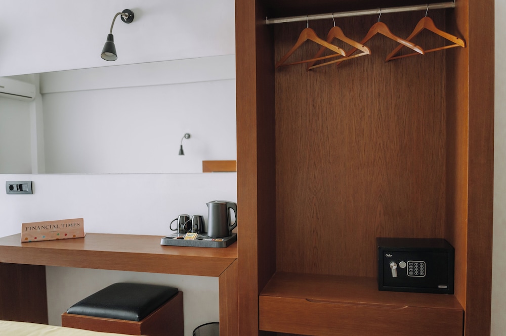 Amphitryon City Hotel — Hotel rooms in Rhodes Town, South Aegean