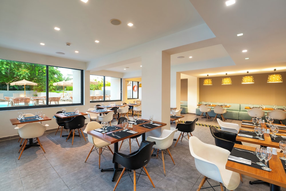 Amphitryon City Hotel — Restaurant & bars in Rhodes Town, South Aegean