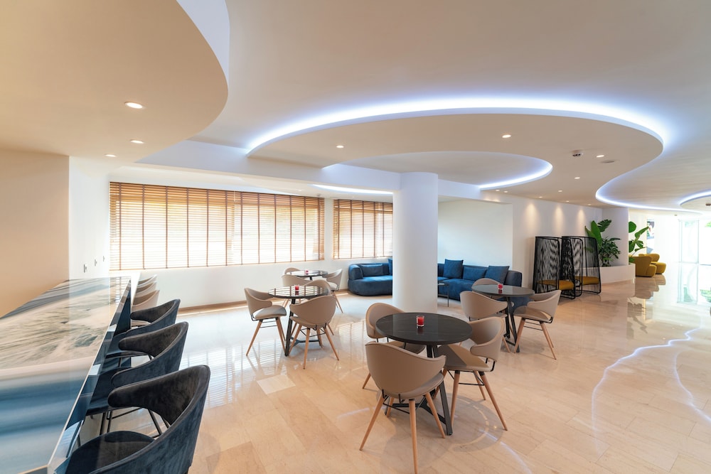 Amphitryon City Hotel — Restaurant & bars in Rhodes Town, South Aegean
