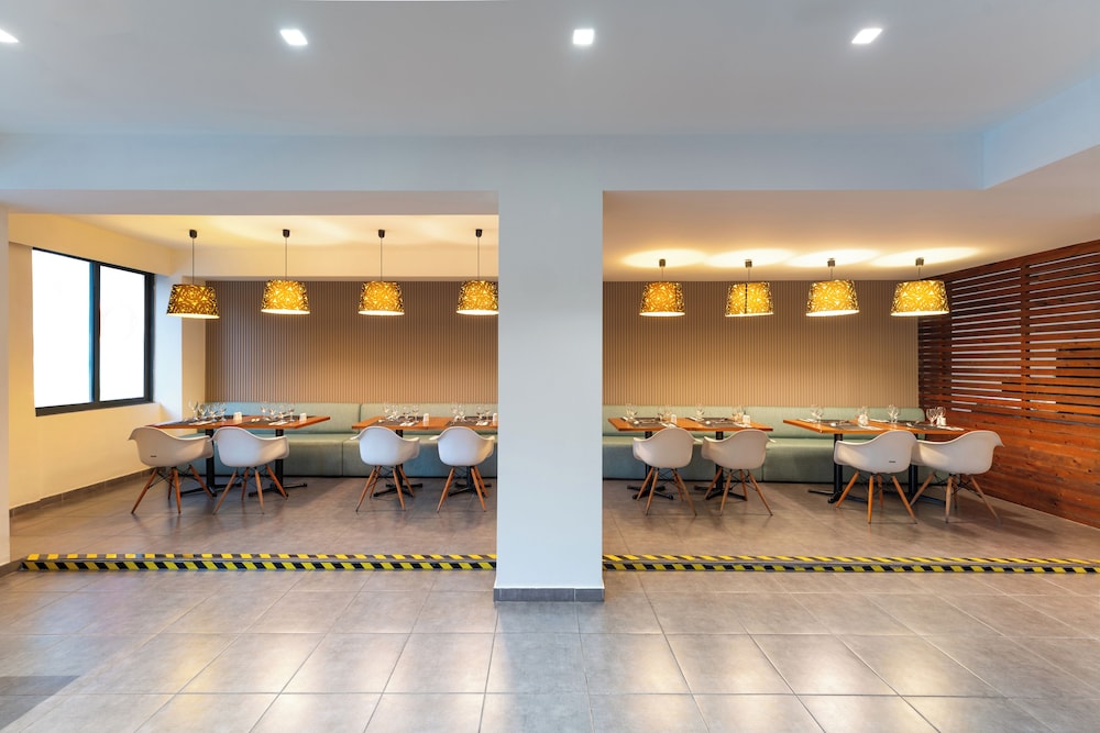Amphitryon City Hotel — Restaurant & bars in Rhodes Town, South Aegean