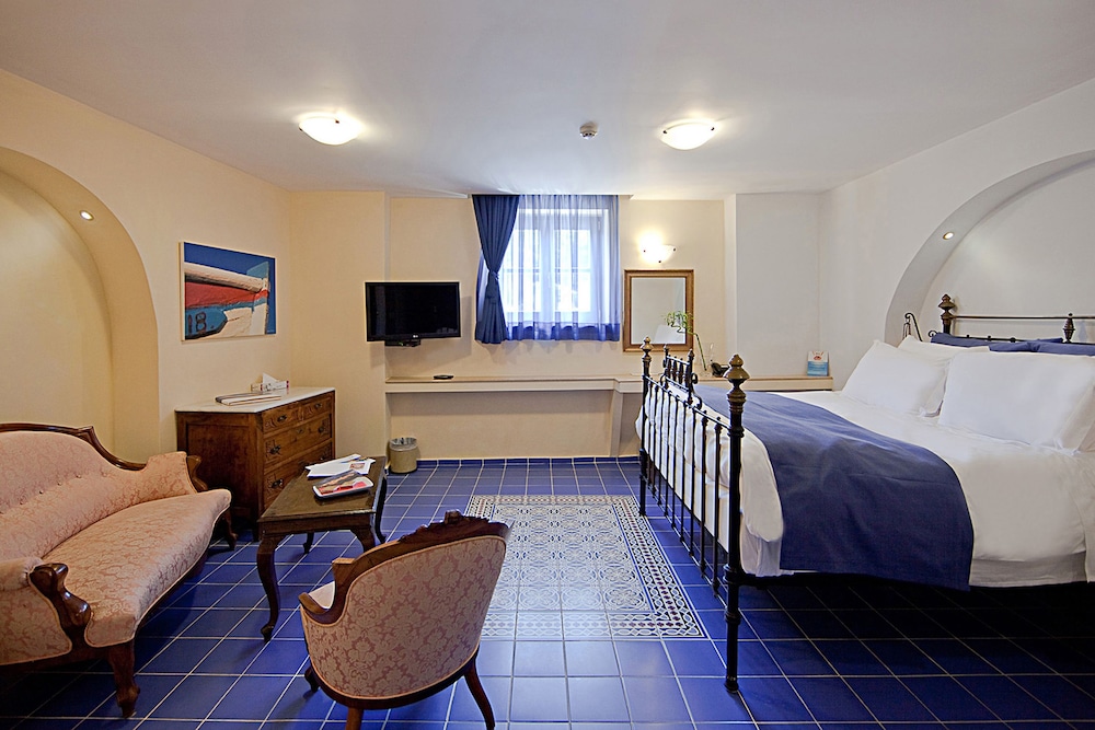 In Camera Art Boutique Hotel — Hotel rooms in Rhodes Town, South Aegean