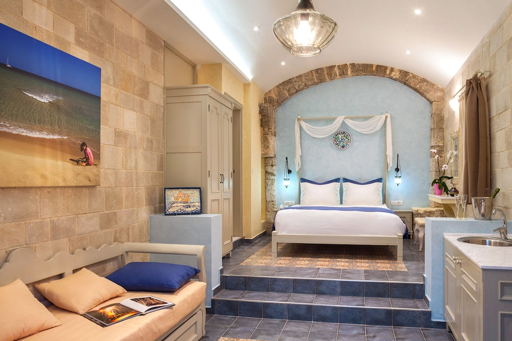 In Camera Art Boutique Hotel — Hotel rooms in Rhodes Town, South Aegean