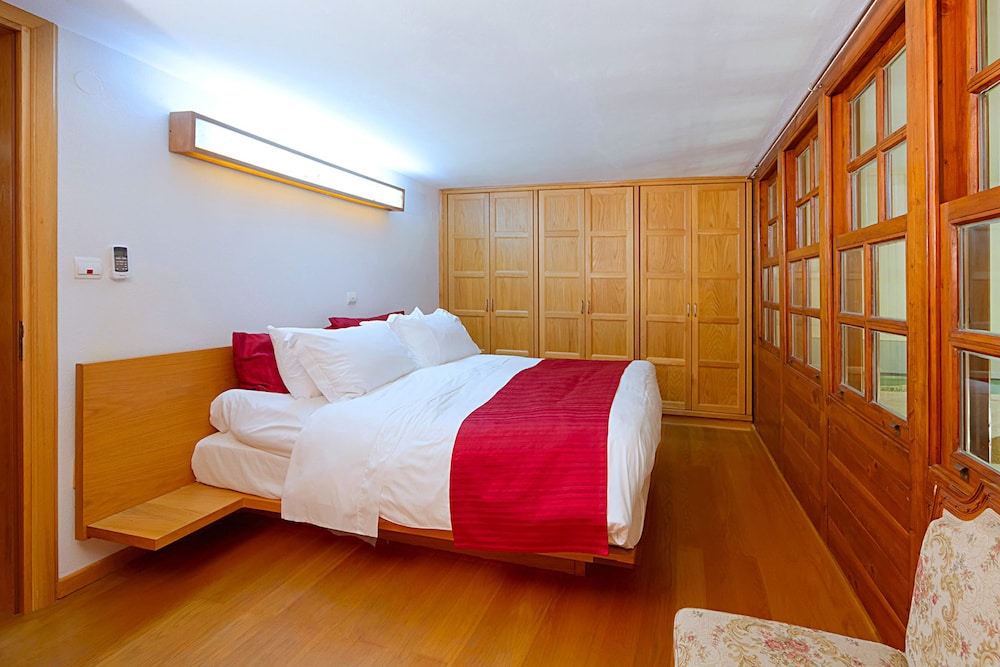In Camera Art Boutique Hotel — Hotel rooms in Rhodes Town, South Aegean