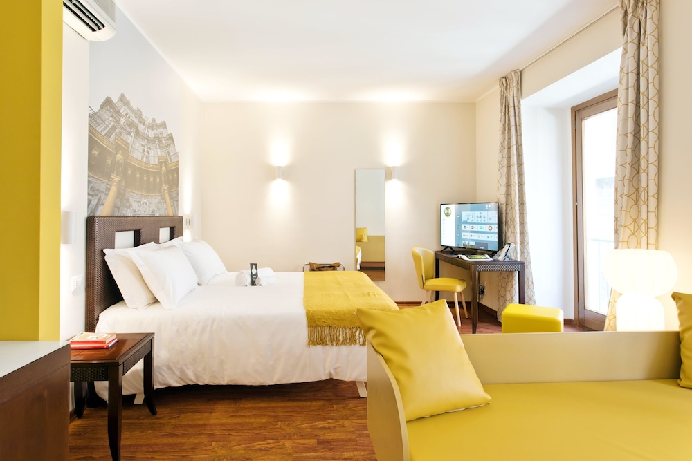 B&B Hotel Palermo Quattro Canti — Hotel rooms in Palermo, Sicily