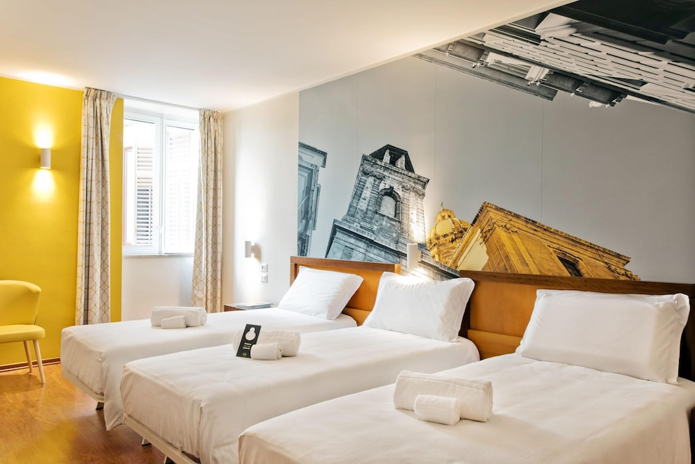 B&B Hotel Palermo Quattro Canti — Hotel rooms in Palermo, Sicily