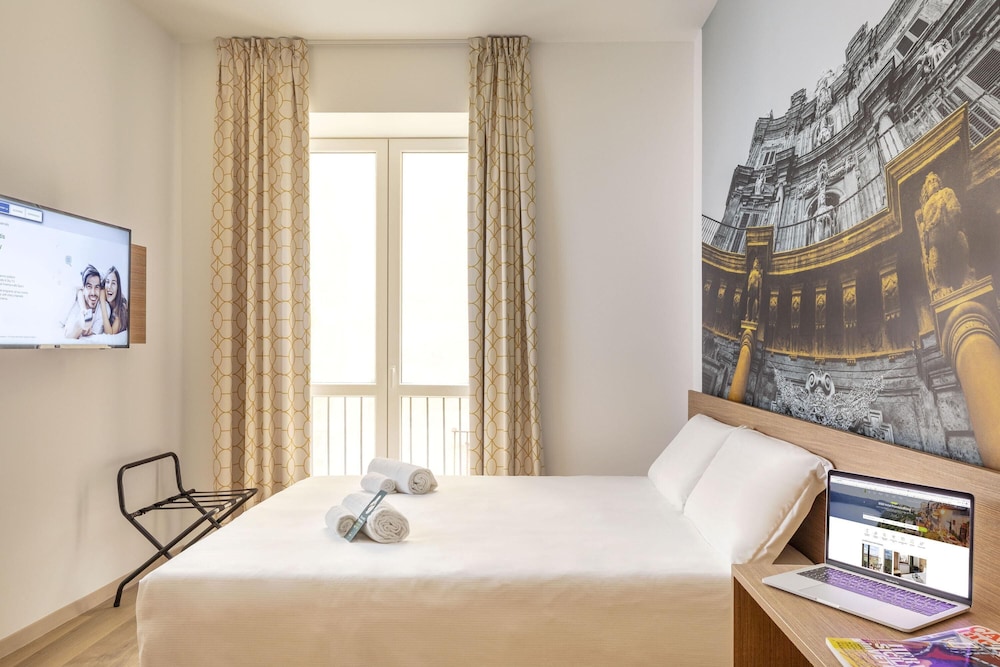 B&B Hotel Palermo Quattro Canti — Hotel rooms in Palermo, Sicily