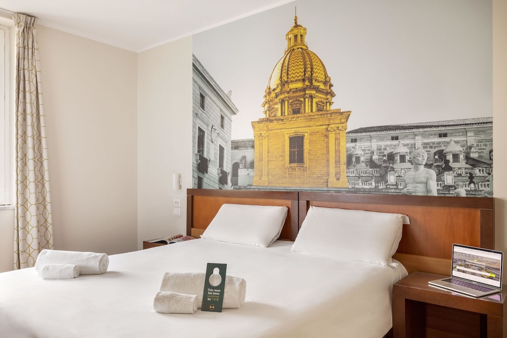 B&B Hotel Palermo Quattro Canti — Hotel rooms in Palermo, Sicily