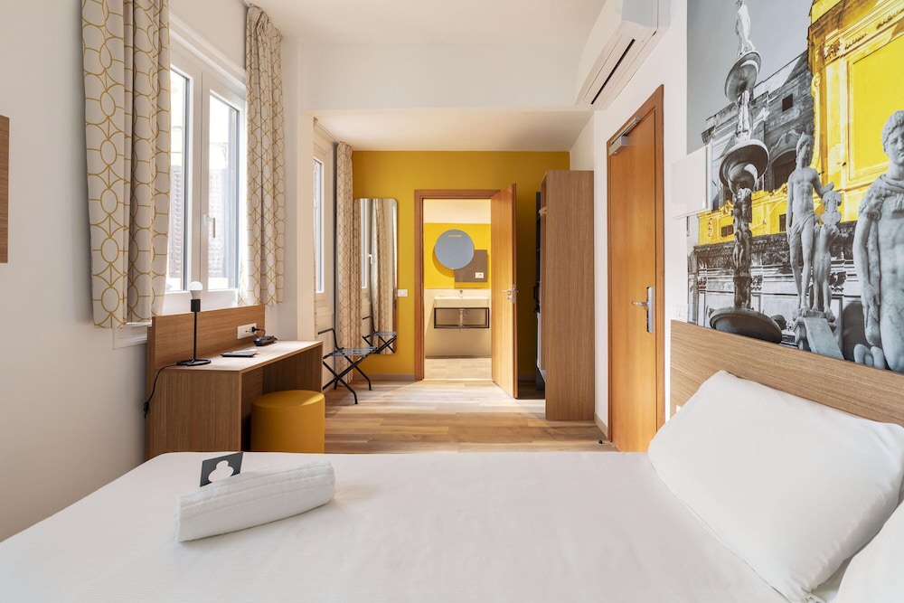 B&B Hotel Palermo Quattro Canti — Hotel rooms in Palermo, Sicily