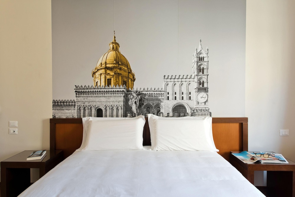 B&B Hotel Palermo Quattro Canti — Hotel rooms in Palermo, Sicily