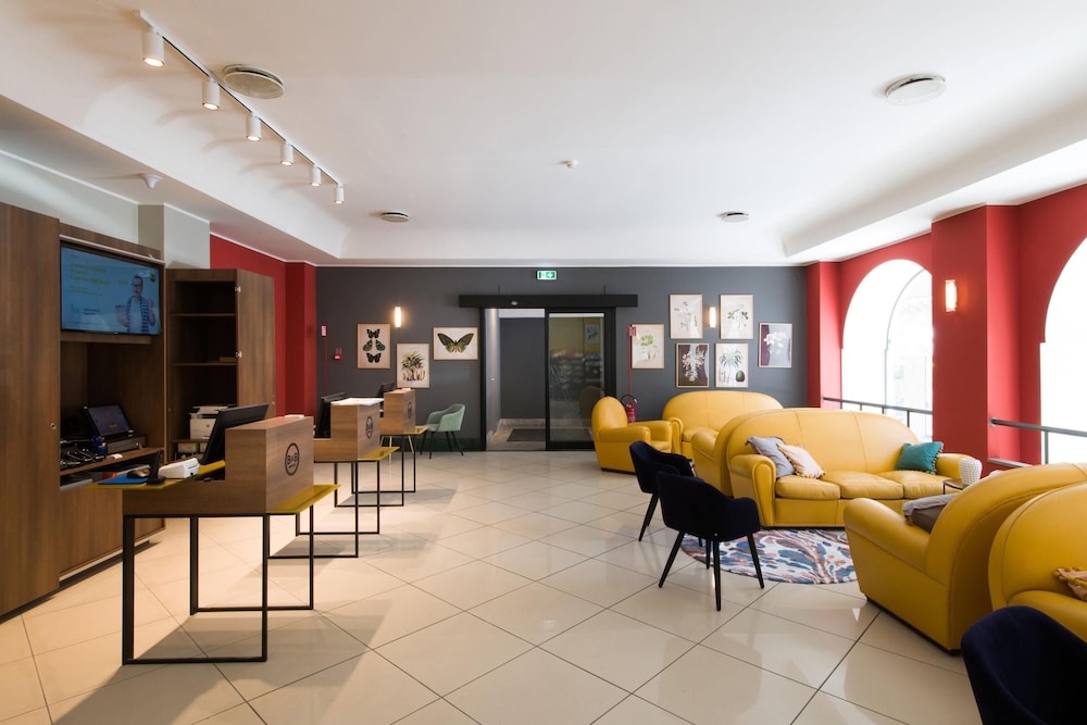 B&B Hotel Palermo Quattro Canti — Hotel building in Palermo, Sicily
