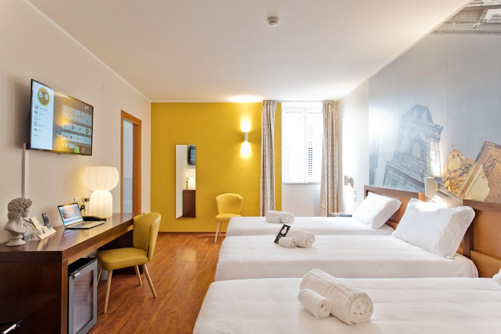 B&B Hotel Palermo Quattro Canti — Hotel rooms in Palermo, Sicily