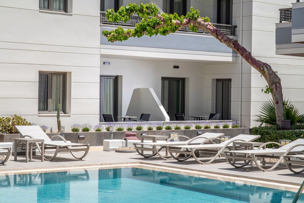 Summer Dream — Swimming pool in Rethymnon