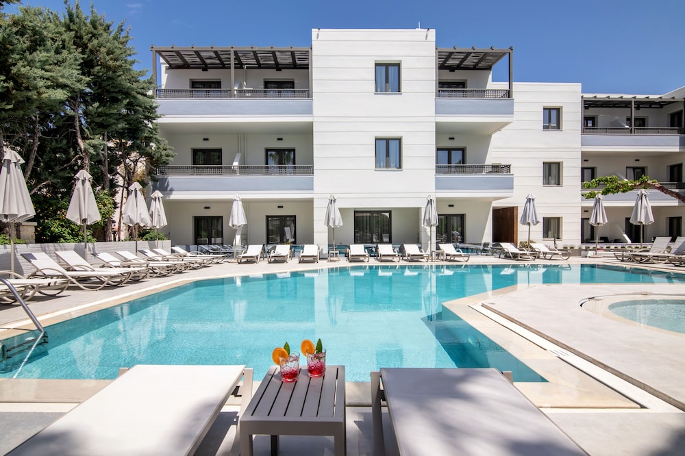 Summer Dream — Swimming pool in Rethymnon
