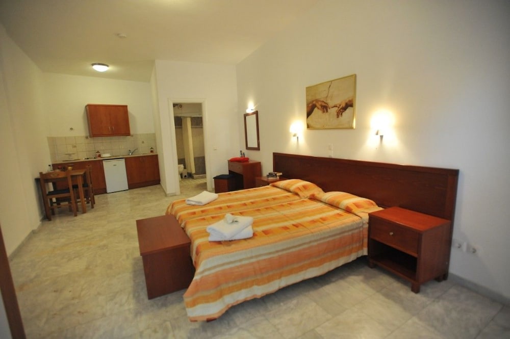 Saint Spiridon Hotel — Hotel rooms in Kassopei, Ionian Islands