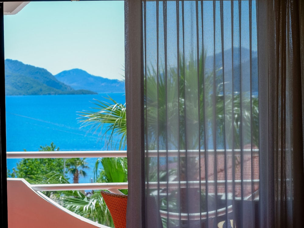 Hawaii Hotel — Hotel rooms in Marmaris, Mugla