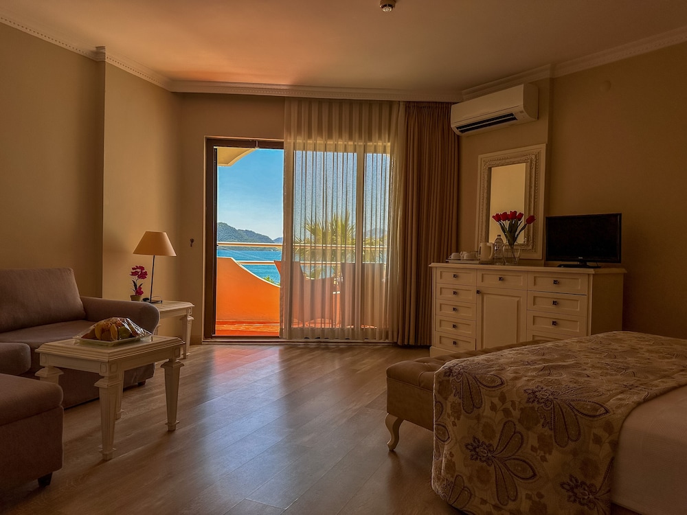 Hawaii Hotel — Hotel rooms in Marmaris, Mugla