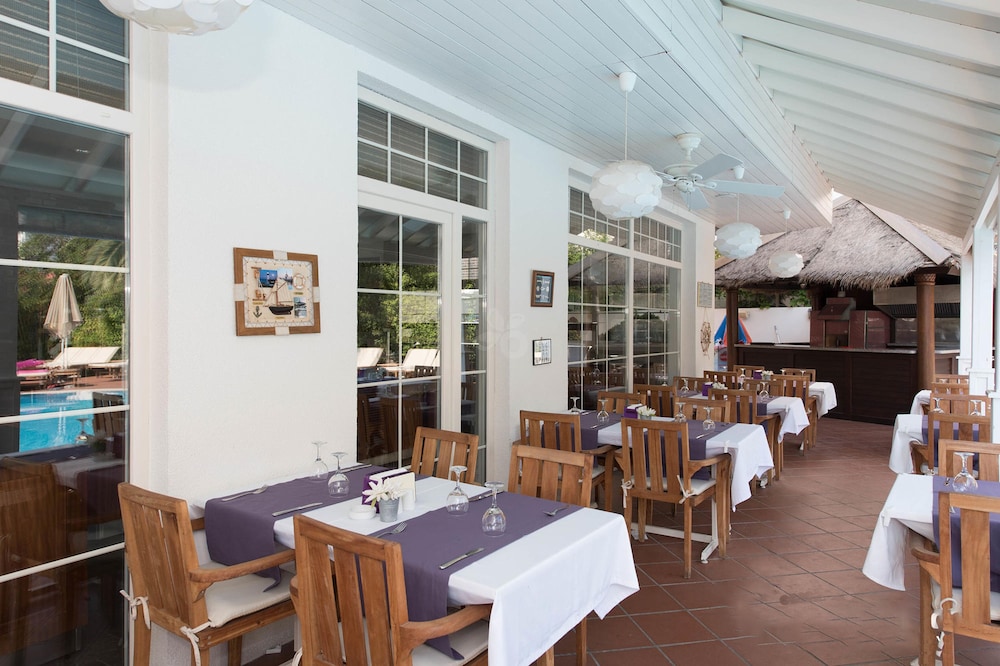 Hawaii Hotel — Restaurant & bars in Marmaris, Mugla