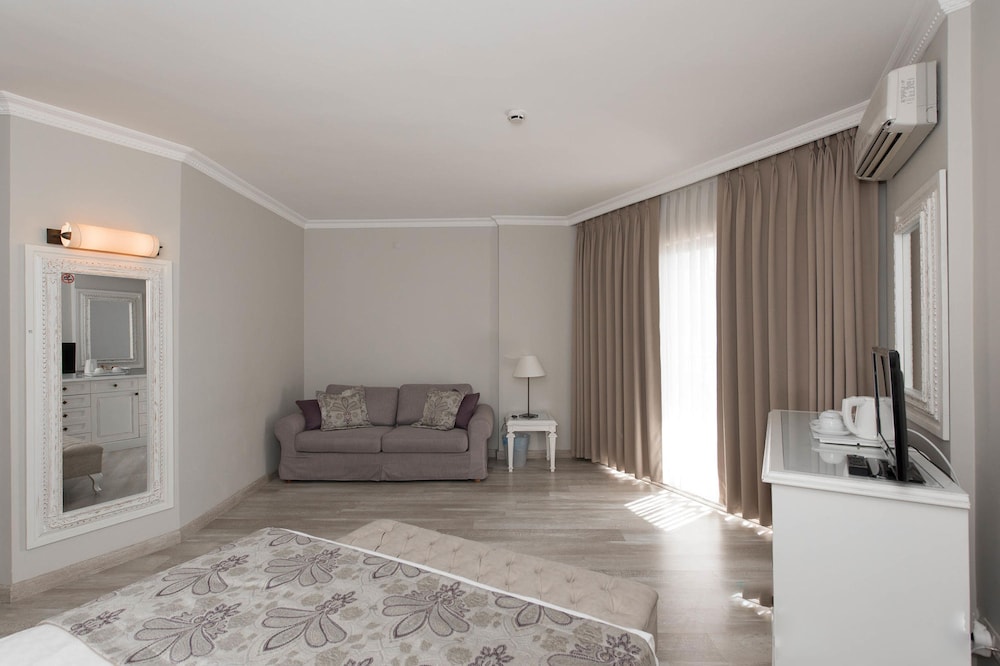 Hawaii Hotel — Hotel rooms in Marmaris, Mugla