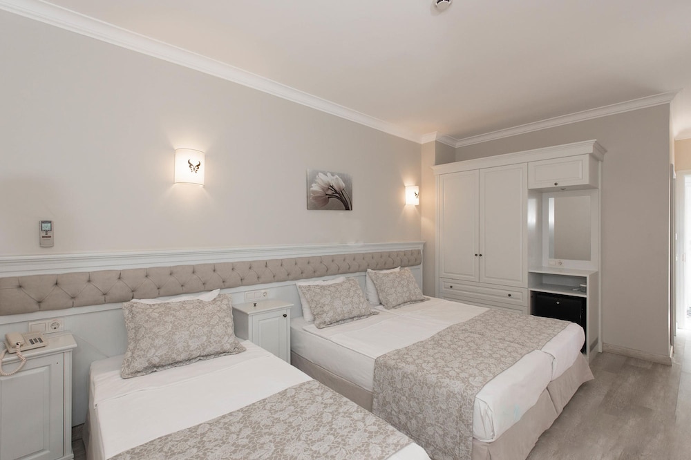 Hawaii Hotel — Hotel rooms in Marmaris, Mugla