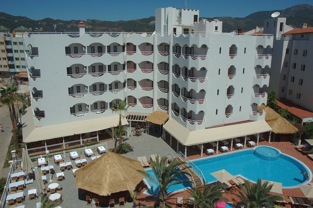 Hawaii Hotel — Hotel building in Marmaris, Mugla