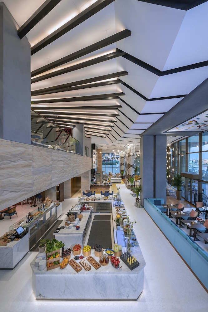 Andaz Family Suites by Hyatt - Palm Jumeirah — Restaurant & bars in Dubai