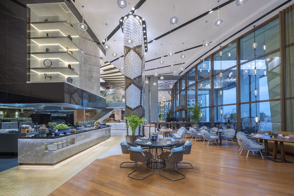 Andaz Family Suites by Hyatt - Palm Jumeirah — Restaurant & bars in Dubai