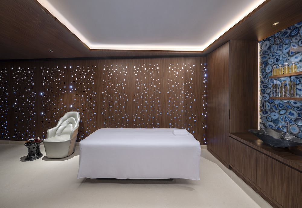Andaz Family Suites by Hyatt - Palm Jumeirah — Hotel rooms in Dubai