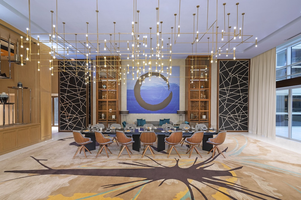Andaz Family Suites by Hyatt - Palm Jumeirah — Restaurant & bars in Dubai