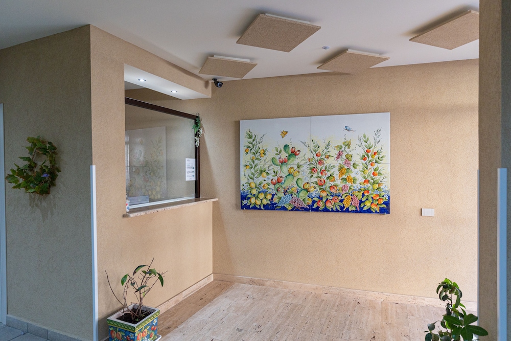 Multisuite Palermo — Hotel building in Palermo, Sicily