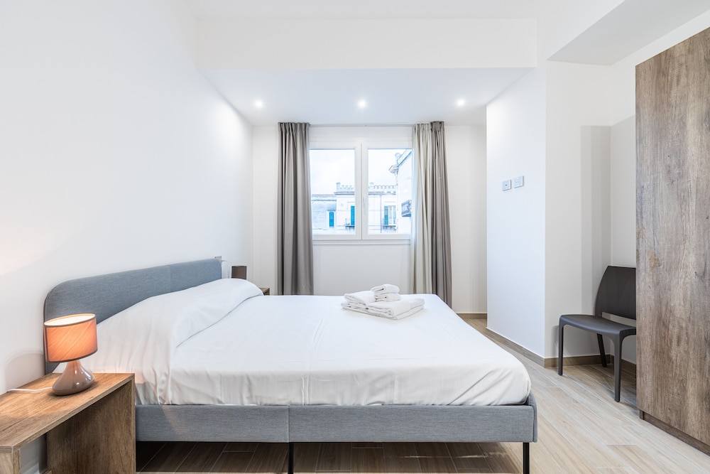 Multisuite Palermo — Hotel rooms in Palermo, Sicily