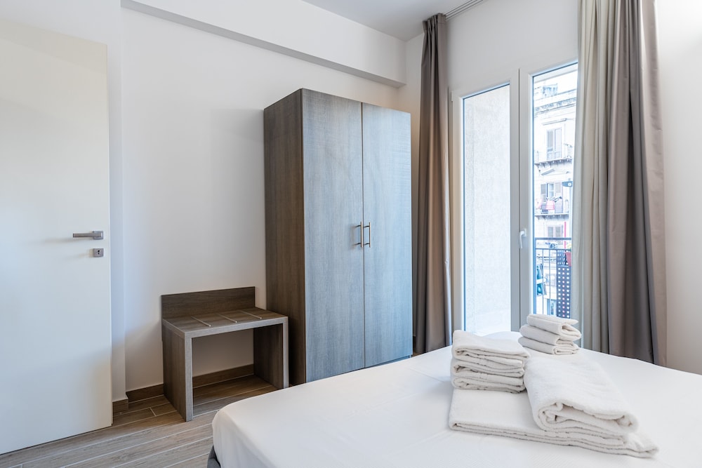 Multisuite Palermo — Hotel rooms in Palermo, Sicily
