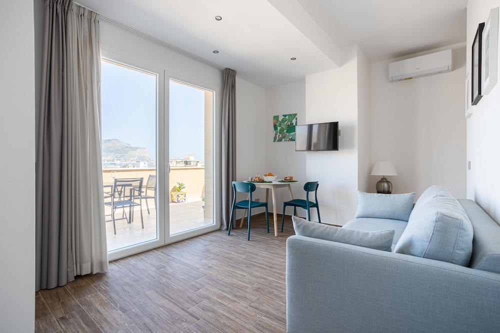 Multisuite Palermo — Hotel rooms in Palermo, Sicily