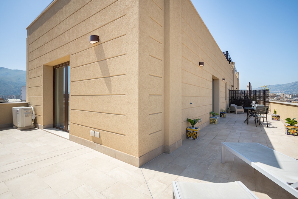 Multisuite Palermo — Hotel building in Palermo, Sicily