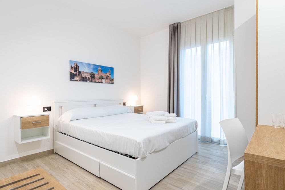 Multisuite Palermo — Hotel rooms in Palermo, Sicily