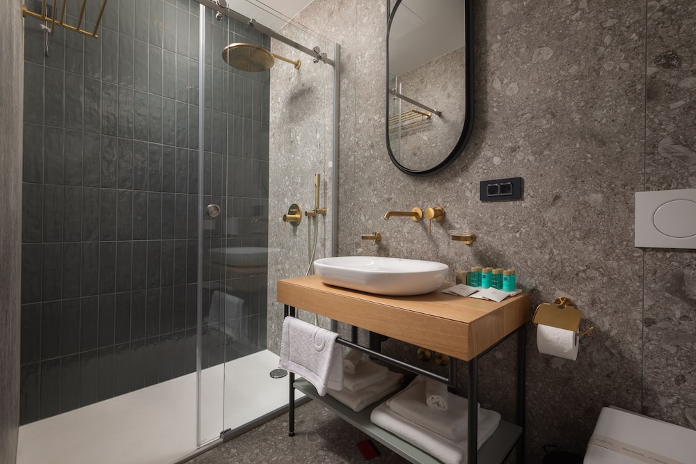 Heritage Hotel Porin — Hotel rooms in Makarska, Split-Dalmatia