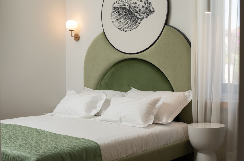 Heritage Hotel Porin — Hotel rooms in Makarska, Split-Dalmatia