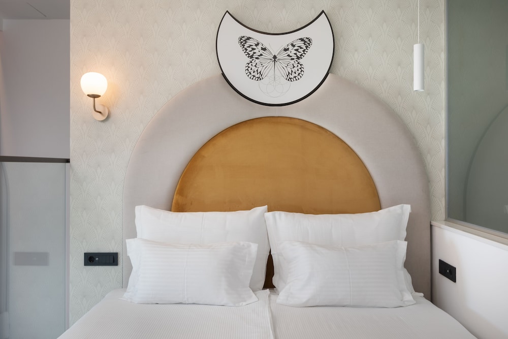 Heritage Hotel Porin — Hotel rooms in Makarska, Split-Dalmatia